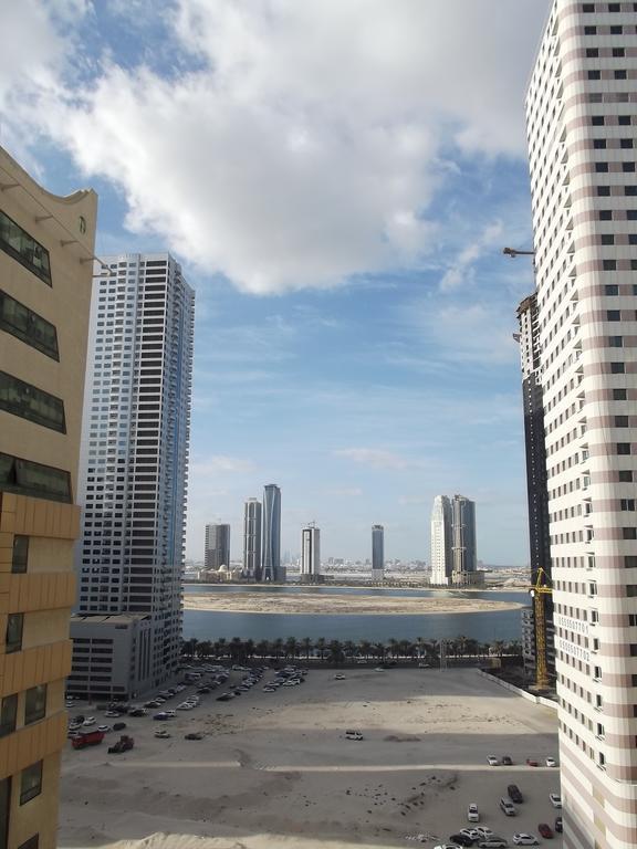 Emirates Palace Hotel Suites Sharjah Exterior photo