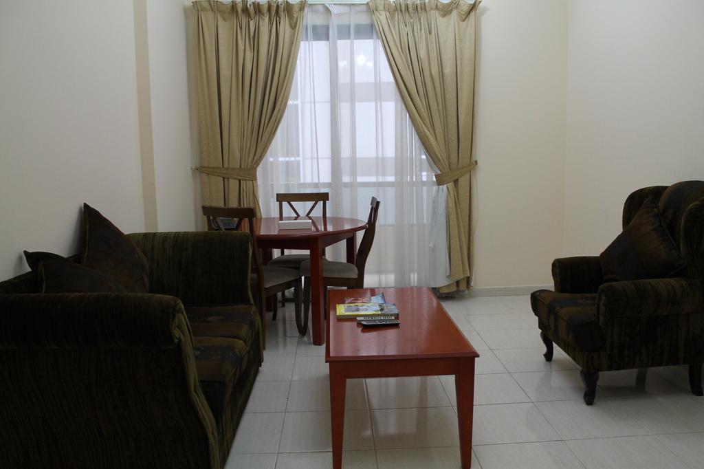 Emirates Palace Hotel Suites Sharjah Exterior photo