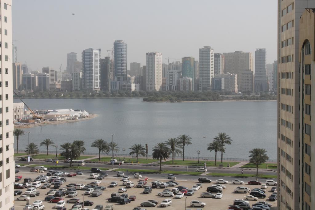 Emirates Palace Hotel Suites Sharjah Exterior photo